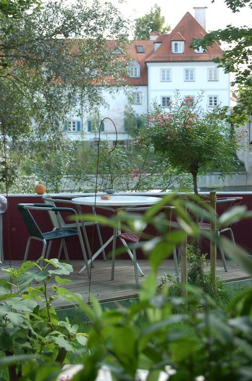 Hotel Am Fluss Нойбург-ан-дер-Донау Экстерьер фото